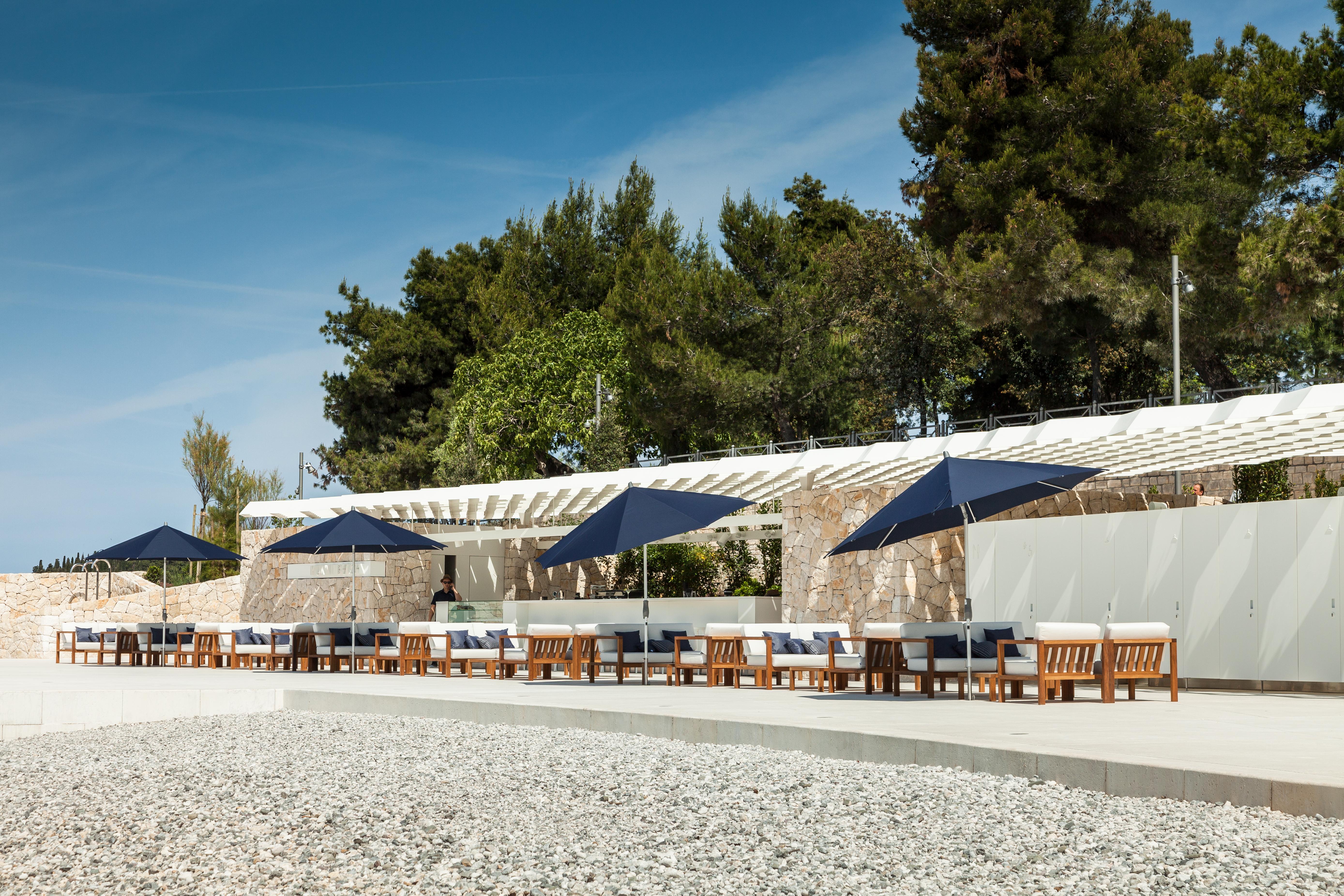 Lone Hotel By Maistra Collection Rovinj Dış mekan fotoğraf The beach at the hotel