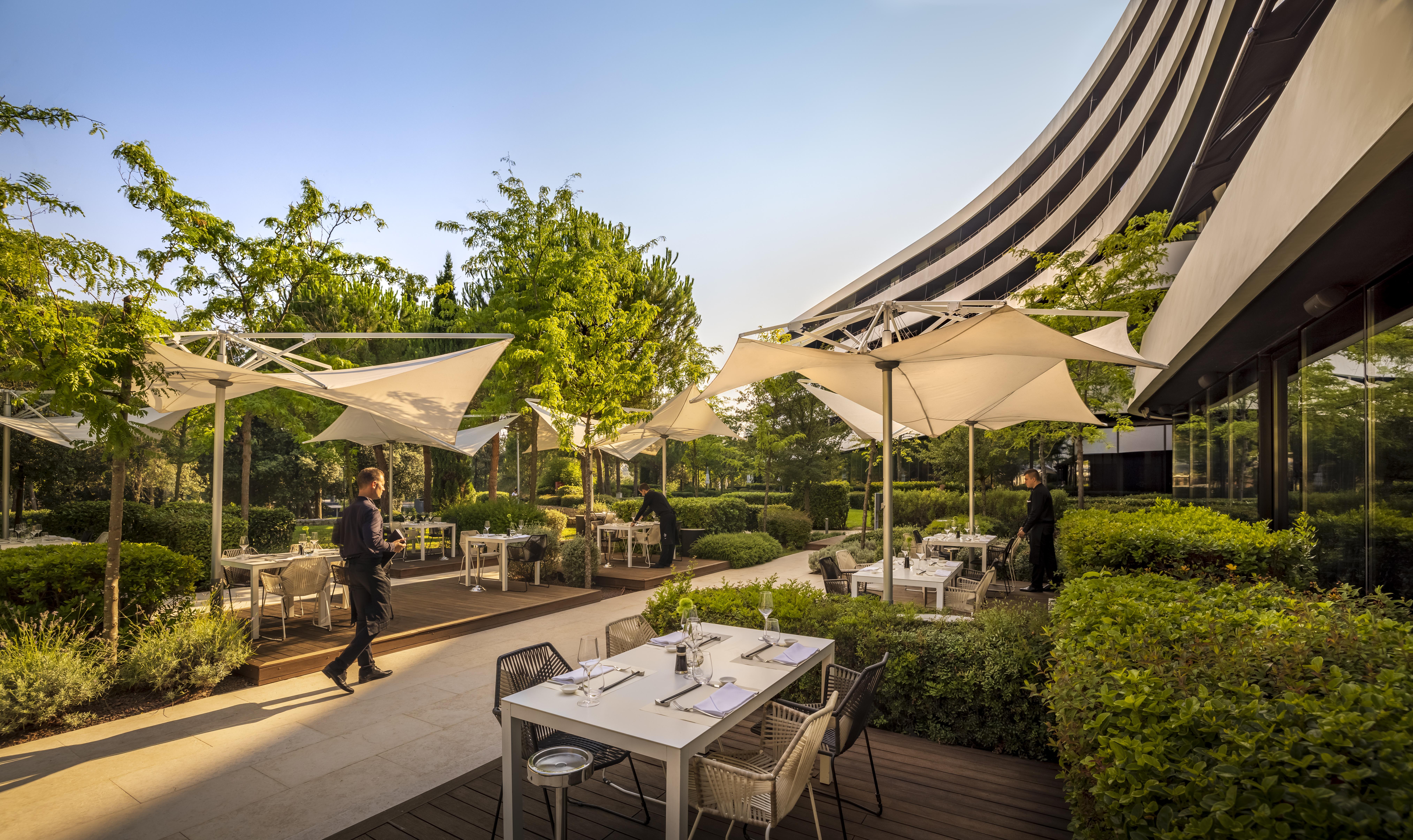 Lone Hotel By Maistra Collection Rovinj Dış mekan fotoğraf The restaurant's terrace