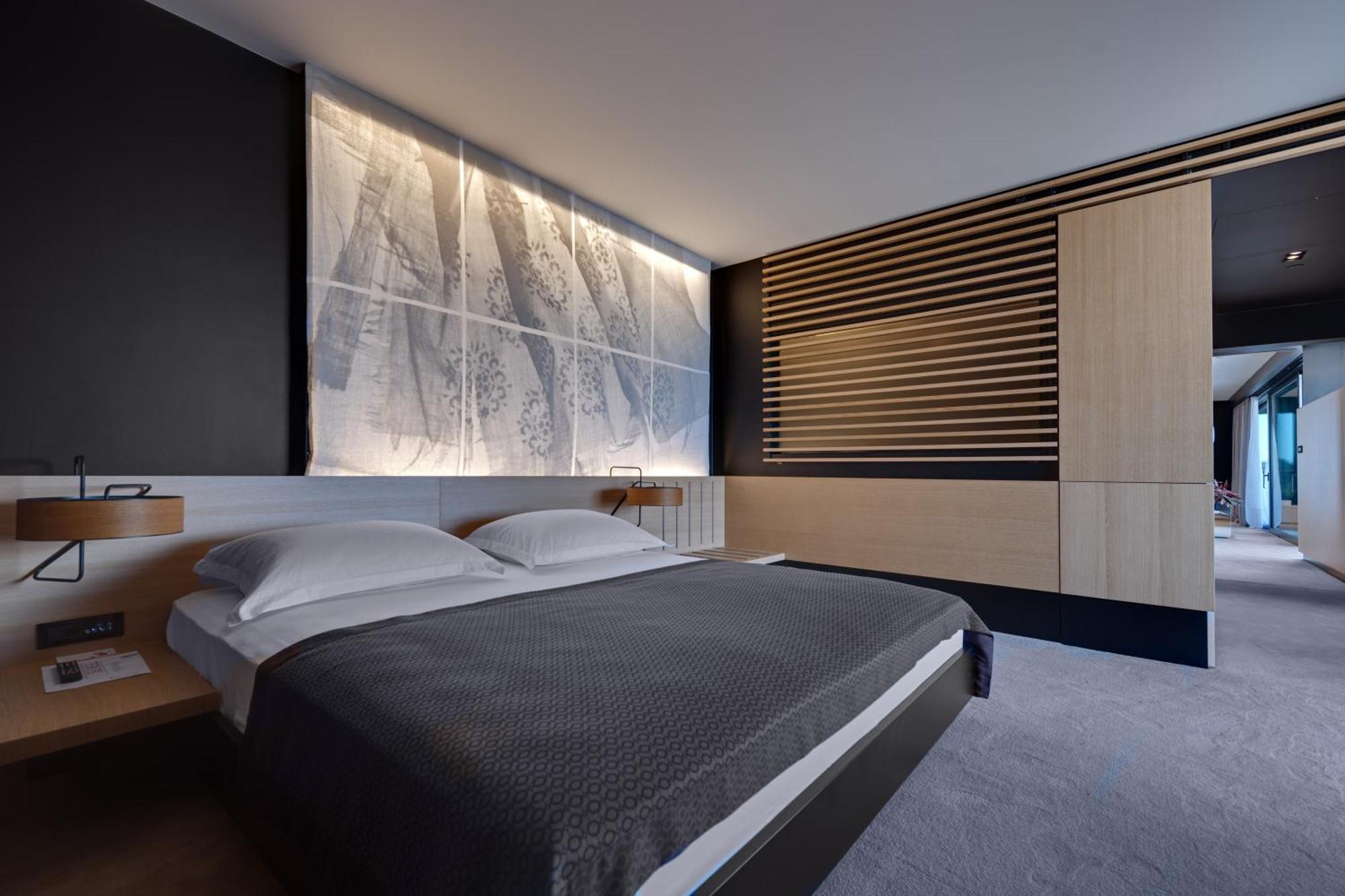 Lone Hotel By Maistra Collection Rovinj Oda fotoğraf A bedroom at the hotel